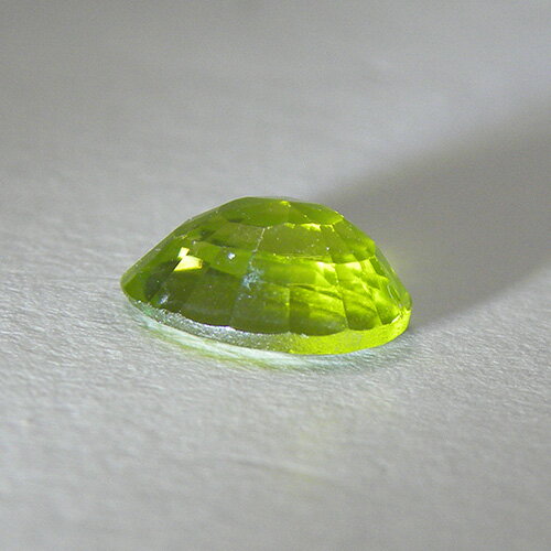 ペリドット 1.397ct ルース 裸石 オーバル 一粒 一個 材料 素材 天然石 パーツ【中古】【ネコポス配送】