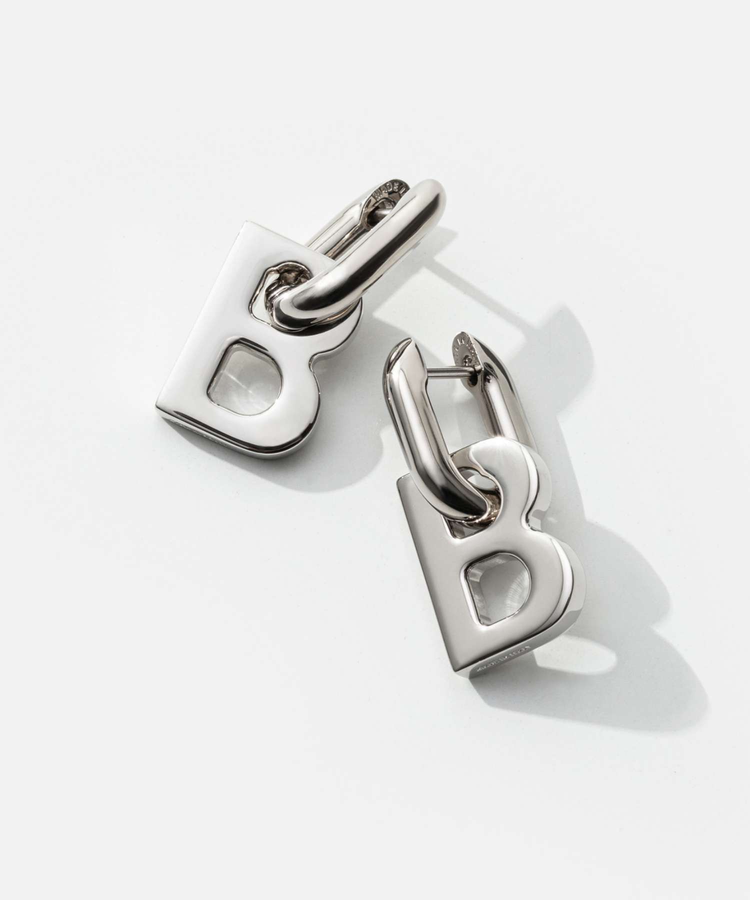 UBLANCのバレンシアガ BALENCIAGA B Chain XS ピアス 655286 TZ99S 926 ピアス ユニセックス アクセサリー シルバー｜アングル3