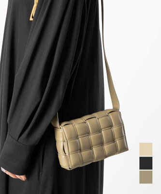 ボッテガヴェネタ BOTTEGA VENETA 717506 VCQR1 ショルダーバッグ レディース バッグ ポシェット スモール パデッド カセット 斜め掛け カジュアル 肩掛け マキシイントレチャート レザー プレゼント ギフト 本革 鞄 PADDED CASSETTE CROSS BODY BAG