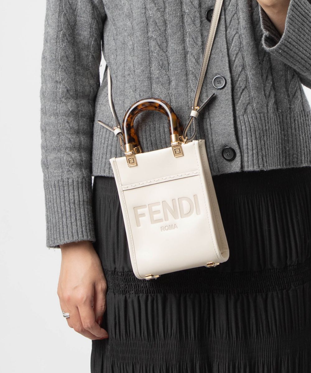 フェンディ ショルダーバッグ レディース フェンディ FENDI 8BS051 ABVL ショルダーバッグ レディース バッグ ハンドバッグ ミニバッグ サンシャイン ショッパー 2way カジュアル 肩掛け ロゴ プレゼント お出かけ オシャレ ギフト 鞄 MINI SUNSHINE SHOPPER アイボリー