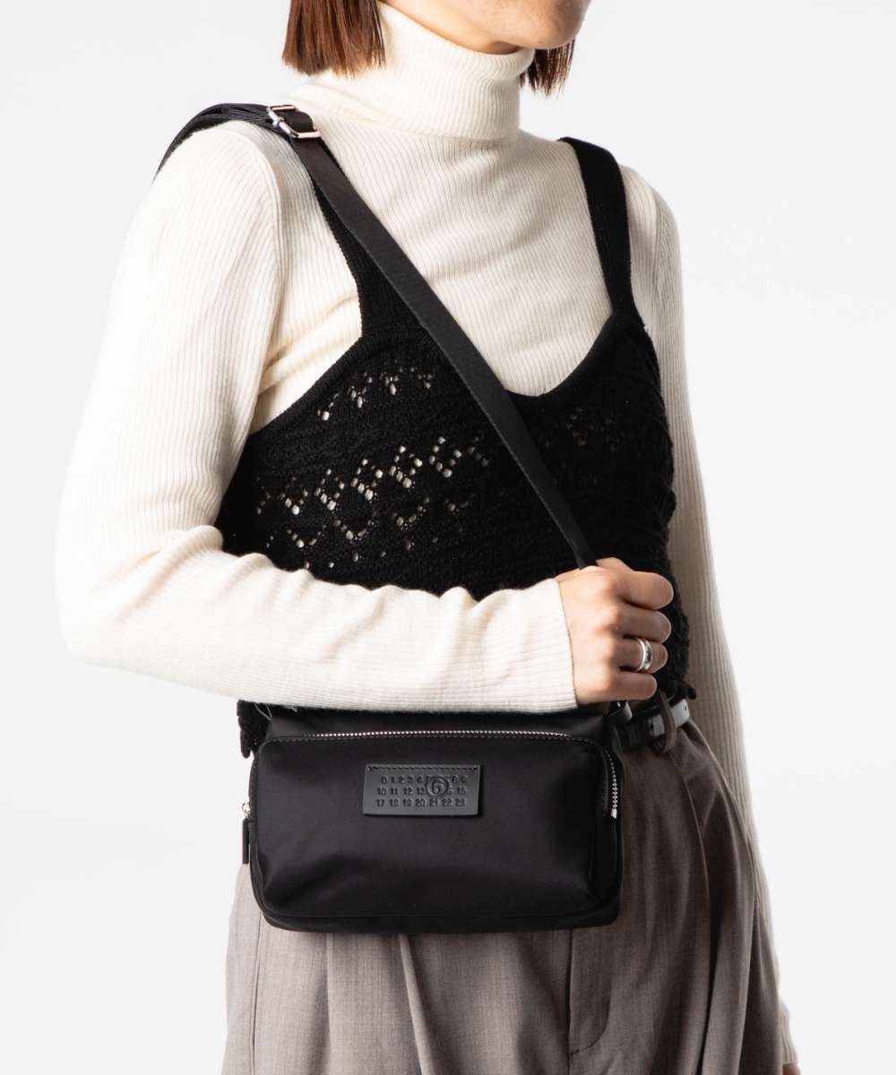 エムエム6 MM6 AVP NYLON CROSSBODY BAG ナイロン SB5WG0023 P8504 ボディバッグ ショルダーバッグ レ..