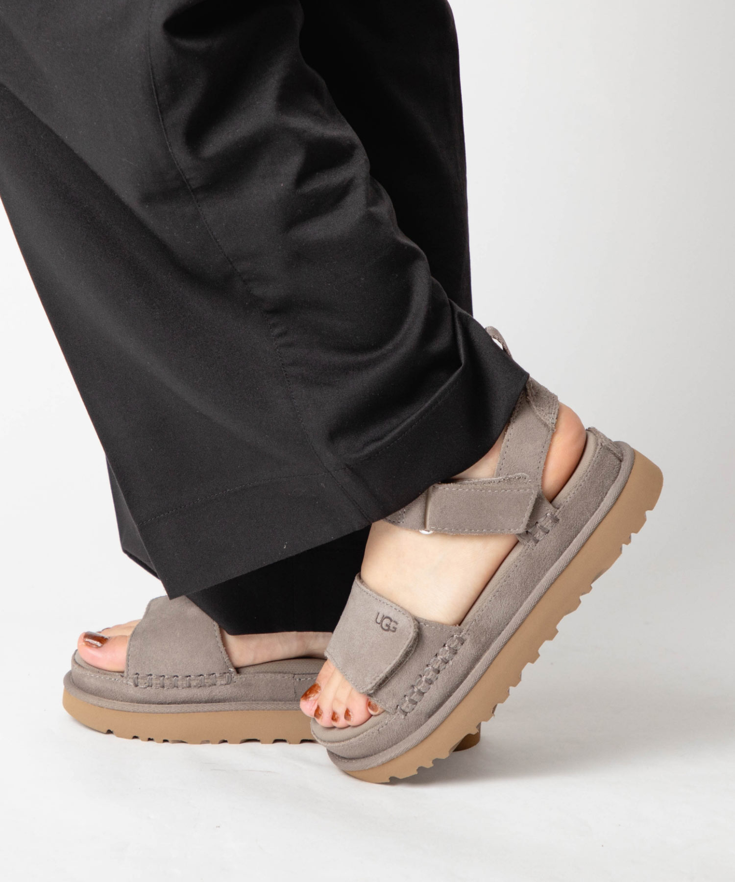 楽天市場】ugg サンダル（カラーグレー）（靴）の通販