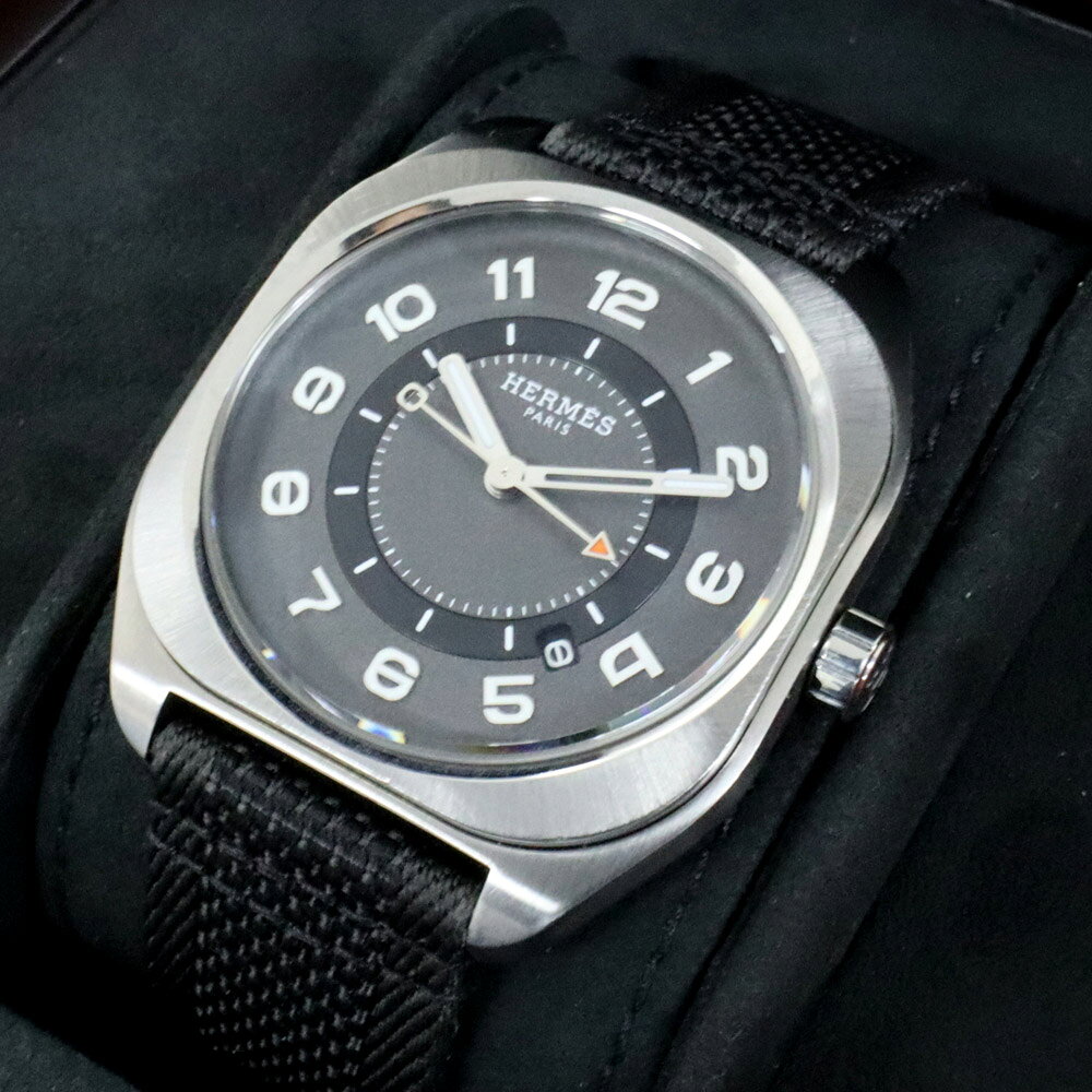 質ウエダの【名古屋】【HERMES】エルメス H08 ウォッチ 42MM SP1.741 グレーブラック チタン サングルストラップ 自動巻 メンズ腕時計 男【中古】｜アングル2