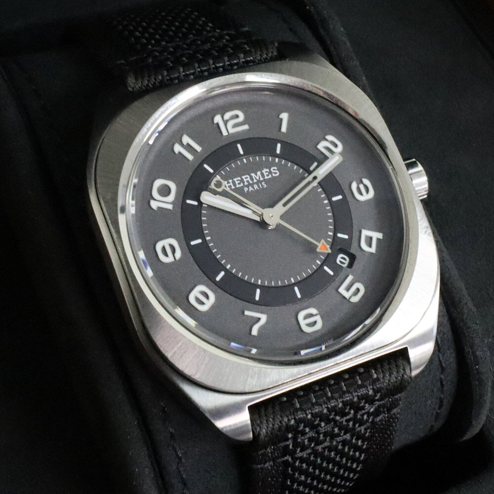 質ウエダの【名古屋】【HERMES】エルメス H08 ウォッチ 42MM SP1.741 グレーブラック チタン サングルストラップ 自動巻 メンズ腕時計 男【中古】｜アングル3