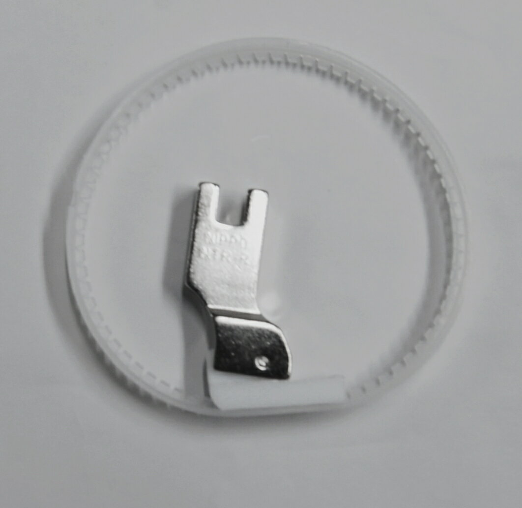 テフロンリング押え　NTR-L　針落左　替リング1個付　リング押え　テフロン　左　押え　工業用　ミシン..