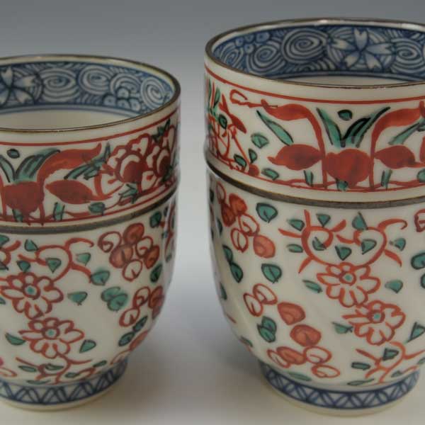 湯呑み 湯のみ 湯飲み 京焼 清水焼 湯呑み茶碗 磁器製 日本製 器 組湯呑 夫婦湯呑み 2客 木箱入り 組湯呑 夫婦湯呑み 2客 木箱入り 彫赤絵花鳥 (ほりあかえかちょう) おしゃれ 高級 プレゼント 人気 和食器