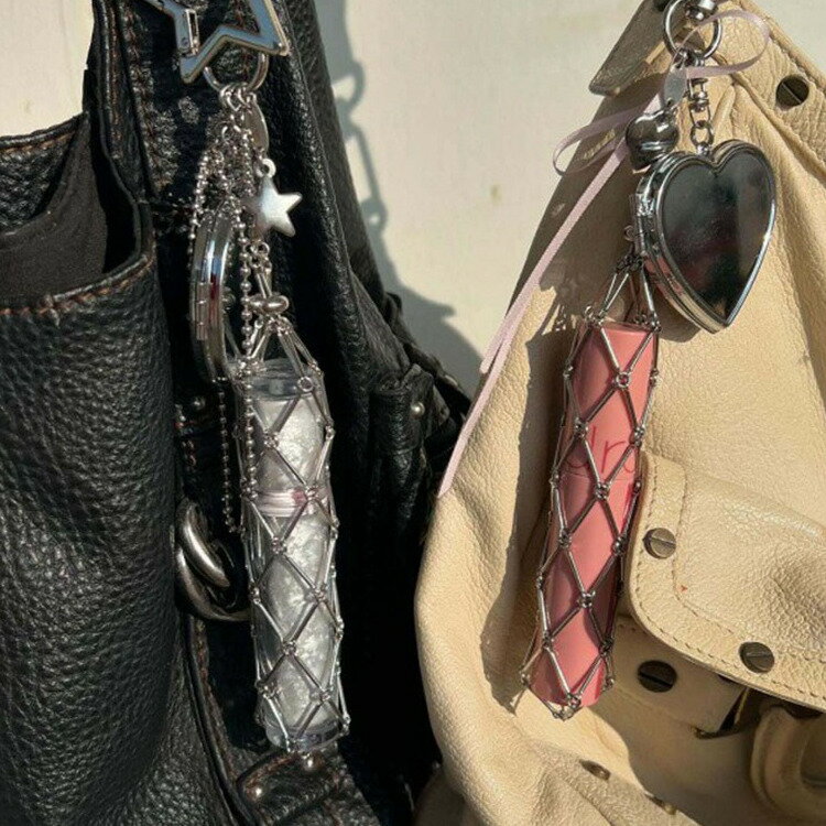 【SNS話題】リップケース キーホルダー ミラー付き 1本収納 チャーム 口紅 鏡付き 化粧直し リップポーチ バッグチャーム キーホルダー おしゃれ ハート 楕円 金属 ステンレス シルバー 大人 かわいい 贈り物 ギフト 卒業式 母の日 ギフト かわいい 女の子 ギフト