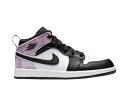 バスケットシューズ バッシュ スニーカー ジョーダン Jordan Air Jordan 1 Mid SE GS GS Black/White/Coral スト...