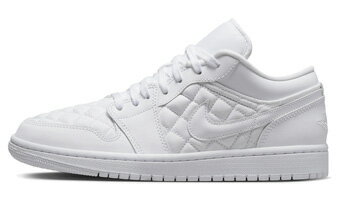 ↓↓↓探す手間が省けます！↓↓↓AJRETRO 『Wmns Air Jordan 1 QUILTED』が登場！商品が入荷するまでに4〜6週間以上お時間がかかります。ご到着日をご指定頂いても、ご希望通りお届け出来ない場合がございます。 また、サイズによってはご用意できない場合もございます。 商品注文後、不良品以外のキャンセル、交換等はお受けできませんのでご注意下さい。 商品の入荷状況など、こちらからご連絡は致しません。商品が入荷した場合のみご連絡させて頂きます。（状況を確認したい場合はお客様よりご質問下さい。） また、現在発売中の商品、もしくは発売日の異なる予約商品等と一緒にご注文頂いても別発送とさせて頂きますのでご了承下さい。 *伝票サービス対象外となります。 ご理解頂けるお客様のみご注文下さい。サイズ交換、返品について必ずお読み下さい。