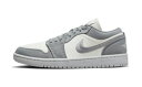 バスケットシューズ バッシュ スニーカー ジョーダン Jordan Wmns Air Jordan 1 Low SE W Steel Grey/Sail-Whi...