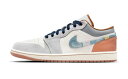 バスケットシューズ バッシュ スニーカー ジョーダン Jordan Air Jordan 1 Low SE Denim Swoosh Phantom/Coconut Milk/Brown/Blue ストリート