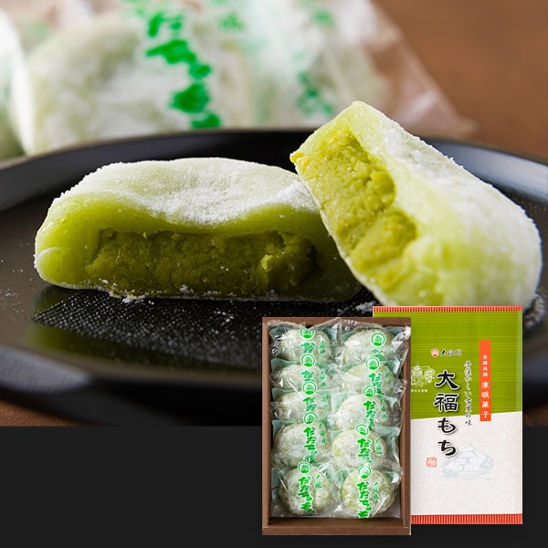 名称 和生菓子 内容量 70g×10個　化粧箱入り 原材料 餅粉、砂糖、枝豆(大豆)、白餡、食塩、着色料(クチナシ色素) ※原材料情報は2023年9月現在のものです。 保存方法 直射日光および高温多湿のところを避け保存して下さい。 賞味期限 冷凍保存6カ月間、解凍後常温で4日間 製造者 有限会社大福城（山形県鶴岡市） のし 対応不可 お届け時期 1週間前後でのお届け お届け方法 ご注意 ●保証期間は到着日限りとさせていただきます。 ●納品書、請求書など金額の分かるものはお入れしておりません。 ●パッケージ・外装箱等は予告なく変更となる場合がございます。 ●ギフト対応でご注文される方は、受け取られる方へ予めご連絡しておく事をお勧めいたします。長期不在等で商品の傷みが生じたり、受け取ることが出来なかった場合、責任を負いかねますので、予めご了承ください。大福城／だだちゃ大福10個入り[化粧箱入] 鶴岡名産のだだちゃ豆を使った大福もち とちのみ本舗大福城の「だだちゃ大福」は、山形県鶴岡市特産のだだちゃ豆の餡を柔らかい生地で包んだ大福もちです。だだちゃ餡は、つぶつぶの食感とだだちゃ豆ならではの濃厚な風味を引き出すため、シンプルな原材料で仕上げています。もちもちの大福とだだちゃ餡の相性抜群の良い味わいをお楽しみいただけます。 マイナス40度の瞬間冷凍で眠らせた「冬眠菓子」 「だだちゃ豆大福」は、マイナス40度の瞬間冷凍で眠らせた状態でお送りします（※）。「冬眠菓子」と呼ばれるこの製法を施すことで、できたての美味しさをご自宅でお楽しみいただけます。 ※自然解凍で約1時間～1時間半で作りたての柔らかさになります。 ※解凍後の賞味期限は4日間となりますのでお早目にお召し上がりください。 素材は極力シンプルに。地元鶴岡の味を多くの方に知ってもらいたい とちのみ本舗大福城が菓子作りで大切にしているのは、シンプルな素材をもちいて余計なものを加えないことで、看板商品とちもちの原材料は「餅粉、砂糖、小豆餡、とちの実」だけで仕上げています。 地元で長く食べられてきた「とち」の美味しさをもっと多くの方に知ってもらいたい、という想いから、現在では、代表的な商品である「とちもち」を始め、ゆべし、かりんとう、まんじゅうなど、とちの実を使った様々なお菓子を製造販売しています。山形県内はもとより、全国各地で行われる催事にも積極的に出向き、ふるさと鶴岡の味を全国に紹介しています。 だだちゃ豆の風味が広がる大福をお楽しみください。