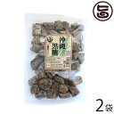 【名称】黒糖 【内容量】500g×2袋 【賞味期限】製造日より1年（※未開栓時） 【原材料】サトウキビ(沖縄産) 【保存方法】直射日光、高温多湿を避け常温で保存してください。開封後はなるべくお早めにお召し上がりください。 【お召上がり方】袋から出して、そのままお召し上がりください。 大学いものレシピ付、コーヒーや紅茶、発酵用に最適、料理に使うとコクが増し味に厚みが出ます。【栄養成分表示】 (100gあたり)エネルギー 354kcal、たんぱく質 1.7g、脂質 0g、炭水化物 89.7g、ナトリウム 27mg、鉄 4.7mg、カルシウム 240mg、カリウム 1100mg、マグネシウム 31mg【JANコード】4971952700033 【販売者】株式会社オリーブガーデン（沖縄県国頭郡恩納村） メーカー名 金城黒糖 原産国名 日本 産地直送 沖縄県 商品説明 沖縄で栽培されたサトウキビの搾り汁を煮詰めて固めた黒砂糖で、素朴な味わいで懐かしさがいっぱい詰まっています。沖縄の島の素朴な風味をお楽しみ下さい。【黒糖及び、沖縄黒糖の定義】1）黒糖とは、沖縄県、鹿児島県の離島で主に生産される含みつ糖の代表的なもので、さとうきびの搾り汁をそのまま煮沸濃縮し、加工しないで冷却して製造したものをいう。2）沖縄黒糖とは、組合に所属する4企業1団体の製糖工場（8つの離島工場）で生産される含みつ糖の代表的なもので、さとうきびの搾り汁をそのまま煮沸濃縮し、加工しないで冷却して製造したものをいう。3）成分として、糖分の他にカリウム、カルシウム、鉄等多くのミネラル成分を含み、特有の香味があります。 安全上のお知らせ ※開封後は、賞味期限拘わらず、早めにお召し上がりください※特に湿気に弱いので、開封後は、密閉容器に入れ、寒暖の差の無いところに保存くださいレターパックプラス便で配送予定です着日指定：×不可 ギフト：×不可 ※生産者より産地直送のため、他商品と同梱できません。※納品書・領収書は同梱できません。　領収書発行は注文履歴ページから行えます。 こちらの商品は全国送料無料です