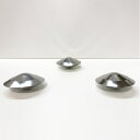 ■商品名：カーボンバランサーMu ■大きさは手のひらサイズ ■サイズ：（φ90×H36mm）×3個セット ■重量：238g ■メーカー：ヒーリング ■材質：プラズマチタン ■有効期限：半永久的 ■商品詳細： チタン製のボディをプラズマ化したカーボンバランサーの待望の新作中には、完成した待望のヒーリングオリジナルセラミックをさらに搭載。 「カーボンバランサーMu」は、航空機部品加工の技術を極めた匠の手によるスタイリッシュなチタン容器を2000 ℃の熱によりプラズマ加工し、ロシアより、電磁波対策として航空機に搭載されている強力な隕石とヒーリング社オリジナルのセラミックを搭載しカーボンファイバーとテラへルツ、ノヾドガシュタイン鉱石、ゲルマニウム鉱石など数十種の天然鉱石を凝縮したパウダーを内包し、5G電磁波や地下からの地磁気、LED照明などから心身を守り、からだの電子の軌道を調えるサポートをいたします。