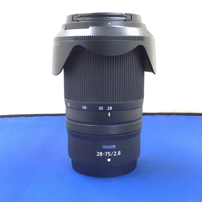 Nikon Z 28-75mm f/2.8 レンズ