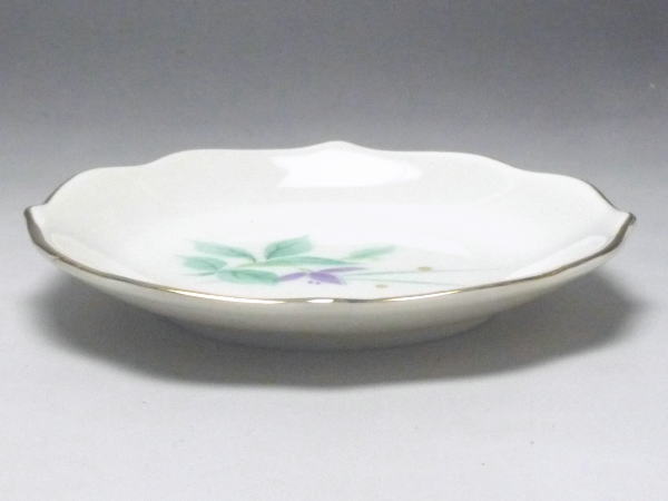 【B級品】ハギ 花形白磁33小皿 [普段使いの食器]の紹介画像2