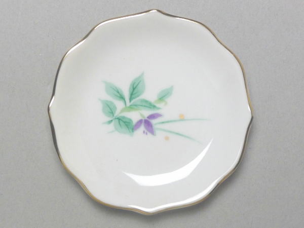 【B級品】ハギ 花形白磁33小皿 [普段使いの食器]の紹介画像3