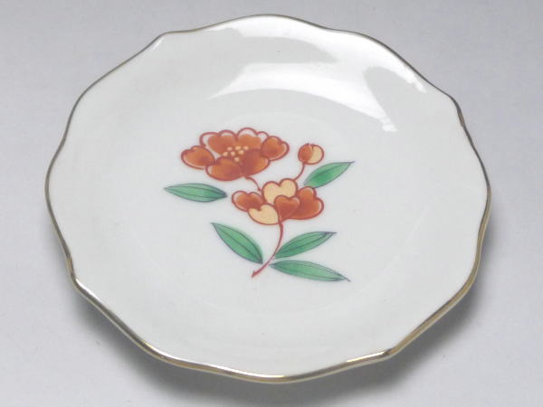 【B級品】赤絵花　花形白磁33小皿　[普段使いの食器]