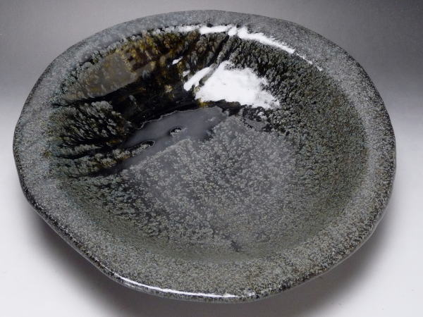 【B級品】黒釉刷毛目 75深皿 [普段使いの食器]の商品画像