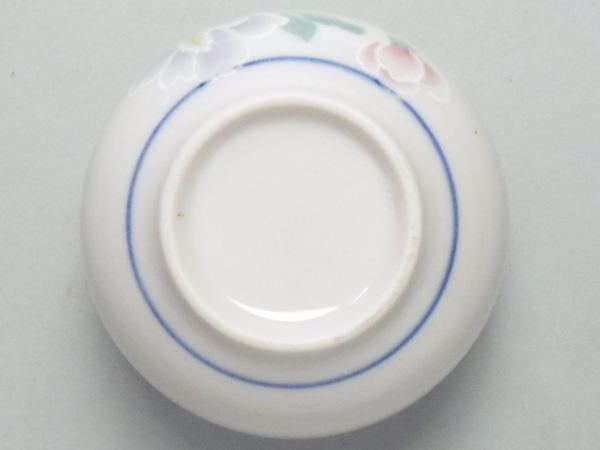 【B級品】淡彩二色花　玉湯呑　[普段使いの食器]