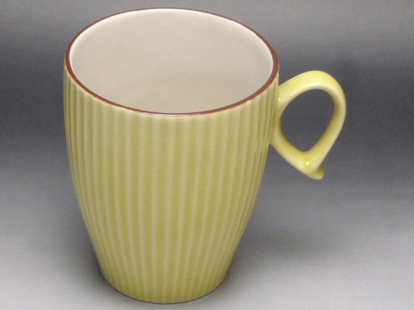 【B級品】イエロー　のっぽ立筋コーヒーカップ　[普段使いの食器] umeya210-10006325 やきもの 梅屋 サンプル画像2