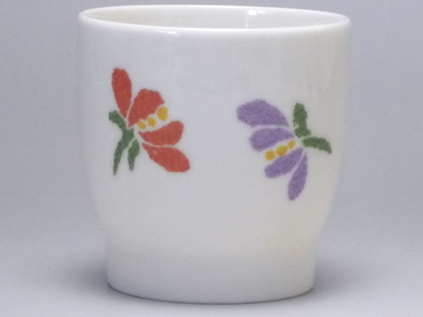 【B級品】パステル小花（赤・紫／赤・紫）　クリーム腰細マルチカップ　[普段使いの食器]