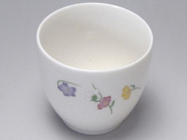 【B級品】二色チューリップ クリーム湯呑み(小...の紹介画像2