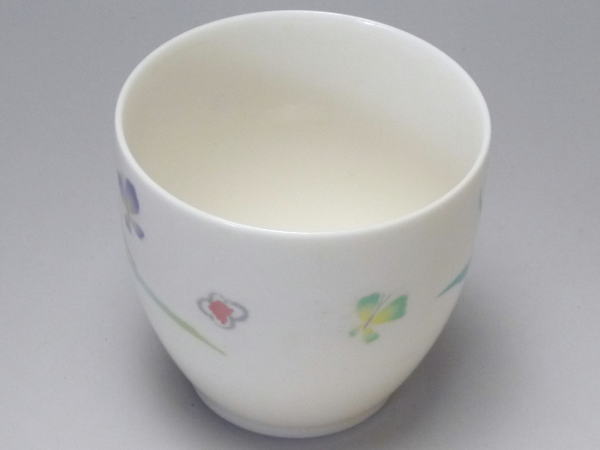 【B級品】両面蝶 クリーム湯呑み(小) [普段...の紹介画像2