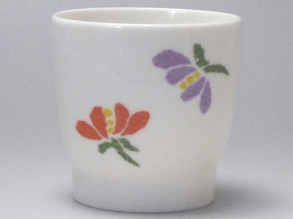 【B級品】パステル小花（赤・紫／緑／緑）　クリーム腰細マルチカップ　[普段使いの食器]