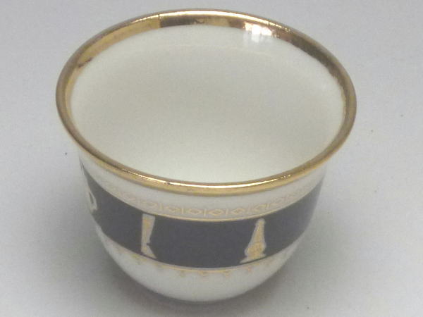 【B級品】金彩黒帯絵 反口盃 [普段使いの食器]の紹介画像2