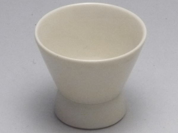 【B級品】アイボリー 高台盃(φ48) [普段...の紹介画像2