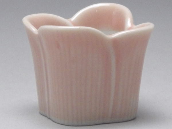 【B級品】ピンク　角花型穴無しミニ植木鉢（小）（釉薬のムラ・かすれがあります）　[普段使いの食器]