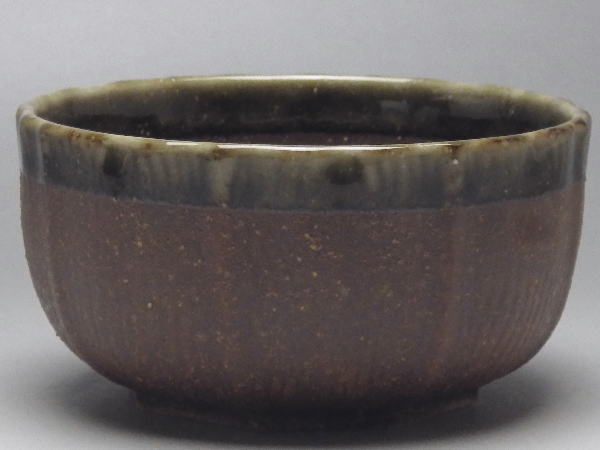 美浓烧陶器 - 【B級品】織部淵　六角底小鉢（大）(φ107)　[普段使いの食器]