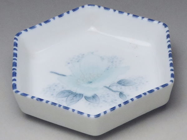 【B級品】淡彩花　六角深小皿(対角87〜98)　[普段使いの食器]