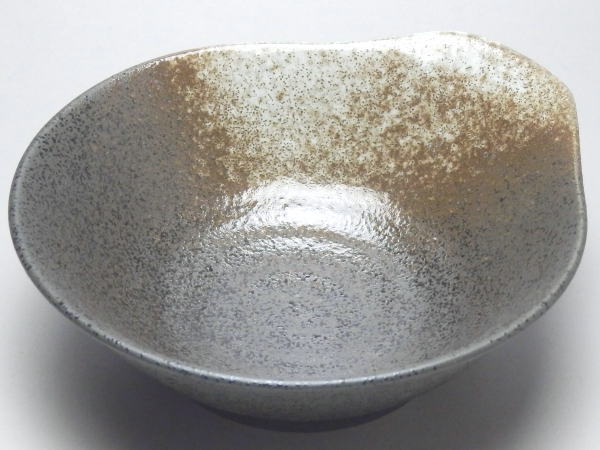 【B級品】白吹天目 呑水(φ125) [普段使いの食器]