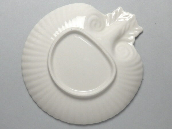 【B級品】三角波　シェル　アイボリー皿　[普段使いの食器]