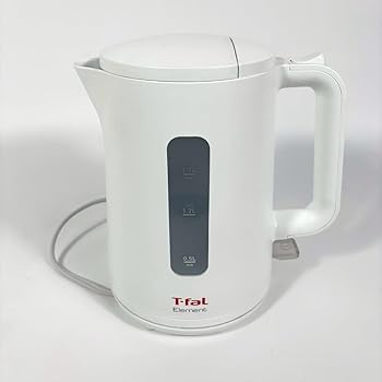 【中古】大容量モデル1.7L T-fal ティファール 電気ケトル エレメント ホワイト 1.7L【メーカー名】【メーカー型番】【ブランド名】T-Fal 電気ケトル 【商品説明】大容量モデル1.7L T-fal ティファール 電気ケトル エレメント ホワイト 1.7L当店では初期不良に限り、商品到着から7日間は返品を 受付けております。お問い合わせ・メールにて不具合詳細をご連絡ください。他モールとの併売品の為、完売の際はキャンセルご連絡させて頂きます。中古品の商品タイトルに「限定」「初回」「保証」「DLコード」などの表記がありましても、特典・付属品・帯・保証等は付いておりません。電子辞書、コンパクトオーディオプレーヤー等のイヤホンは写真にありましても衛生上、基本お付けしておりません。※未使用品は除く品名に【import】【輸入】【北米】【海外】等の国内商品でないと把握できる表記商品について国内のDVDプレイヤー、ゲーム機で稼働しない場合がございます。予めご了承の上、購入ください。掲載と付属品が異なる場合は確認のご連絡をさせて頂きます。ご注文からお届けまで1、ご注文⇒ご注文は24時間受け付けております。2、注文確認⇒ご注文後、当店から注文確認メールを送信します。3、お届けまで3〜10営業日程度とお考えください。4、入金確認⇒前払い決済をご選択の場合、ご入金確認後、配送手配を致します。5、出荷⇒配送準備が整い次第、出荷致します。配送業者、追跡番号等の詳細をメール送信致します。6、到着⇒出荷後、1〜3日後に商品が到着します。　※離島、北海道、九州、沖縄は遅れる場合がございます。予めご了承下さい。お電話でのお問合せは少人数で運営の為受け付けておりませんので、お問い合わせ・メールにてお願い致します。営業時間　月〜金　11:00〜18:00★お客様都合によるご注文後のキャンセル・返品はお受けしておりませんのでご了承ください。0