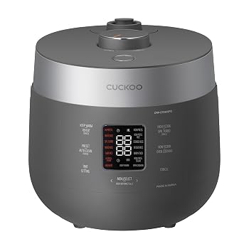 【中古】CUCKOO ツイン圧力炊飯器 6カップ未炊飯器/12カップ 焦げ付き防止インナーポット付き 万能ライスメーカー&ウォーマー 16メニューオプション オープンクッキングモード 音声ガイド グレー (CRP-ST0609FG)【メーカー名】【メーカー型番】【ブランド名】CUCKOO 炊飯器 【商品説明】CUCKOO ツイン圧力炊飯器 6カップ未炊飯器/12カップ 焦げ付き防止インナーポット付き 万能ライスメーカー&ウォーマー 16メニューオプション オープンクッキングモード 音声ガイド グレー (CRP-ST0609FG)【16種類の万能モード】GABA/玄米、もち米/白米、貯米、高圧、無圧スチームなど16種類のメニューオプションがあります。【中~大容量】6カップ(炊き込み12杯)炊飯器は、少人数の集まりや小~中規模の家族にちょうどいい量です。【安全なスチームリリース】自動的に圧力を柔らかく静かに解放し、安全で便利な調理体験を提供します。【二重調理圧力選択】もち米・ふっくらご飯に、高圧・非加圧調理のどちらかを選べます。【付属品】製品マニュアル、米ヘラ、米計量カップ付き当店では初期不良に限り、商品到着から7日間は返品を 受付けております。お問い合わせ・メールにて不具合詳細をご連絡ください。他モールとの併売品の為、完売の際はキャンセルご連絡させて頂きます。中古品の商品タイトルに「限定」「初回」「保証」「DLコード」などの表記がありましても、特典・付属品・帯・保証等は付いておりません。電子辞書、コンパクトオーディオプレーヤー等のイヤホンは写真にありましても衛生上、基本お付けしておりません。※未使用品は除く品名に【import】【輸入】【北米】【海外】等の国内商品でないと把握できる表記商品について国内のDVDプレイヤー、ゲーム機で稼働しない場合がございます。予めご了承の上、購入ください。掲載と付属品が異なる場合は確認のご連絡をさせて頂きます。ご注文からお届けまで1、ご注文⇒ご注文は24時間受け付けております。2、注文確認⇒ご注文後、当店から注文確認メールを送信します。3、お届けまで3〜10営業日程度とお考えください。4、入金確認⇒前払い決済をご選択の場合、ご入金確認後、配送手配を致します。5、出荷⇒配送準備が整い次第、出荷致します。配送業者、追跡番号等の詳細をメール送信致します。6、到着⇒出荷後、1〜3日後に商品が到着します。　※離島、北海道、九州、沖縄は遅れる場合がございます。予めご了承下さい。お電話でのお問合せは少人数で運営の為受け付けておりませんので、お問い合わせ・メールにてお願い致します。営業時間　月〜金　11:00〜18:00★お客様都合によるご注文後のキャンセル・返品はお受けしておりませんのでご了承ください。0