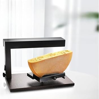 【中古】Kwueiit 電気チーズメルター/急速加熱/業務用家庭/650W半円チーズウォーマー/チーズ/チーズ/ベーキングチーズ溶解ツール/洋食レストランカフェ【メーカー名】【メーカー型番】【ブランド名】Kwueiit スチームクッカー 【商品説明】Kwueiit 電気チーズメルター/急速加熱/業務用家庭/650W半円チーズウォーマー/チーズ/チーズ/ベーキングチーズ溶解ツール/洋食レストランカフェ搭載された 650W の強力ヒーターにより、わずか 40 秒以内でチーズを溶かし上げることができます。カフェやレストランの忙しいラッシュ時でも、注文に素早く応えることができ、作業効率を大幅に向上させます。温度を自由に調整できるサーモスタット機能が、チーズの種類や用途に応じた最適な溶け具合を実現します。モッツァレラのような柔らかいチーズから、パルメザンのような硬めのチーズまで、それぞれの特性に合わせて加熱をコントロールし、焦がし過ぎを防ぎながら風味を最大限に引き出します。繰り返し使用しても安定した品質を保てるのが特長です。加熱角度を自由に変えられる設計により、チーズ全体をムラなく均一に溶かすことができます。また、角度を調整することで作業者の姿勢に合わせた使いやすい位置に設定でき、チーズを削る作業もスムーズに行えるため、手間を省き効率的な作業が可能となります。46×22×33cm（重量 4kg）のコンパクトサイズなので、厨房の狭いスペースにも設置しやすく、収納時にも場所をとりません。高品質な合金鋼とプラスチックを組み合わせているため、長期間の繰り返し使用に耐え、変形や損傷が少ない耐久性を備えています。商業現場の過酷な使用環境にもしっかり対応できます。複雑な部品が少ないシンプルな構造だからこそ、使用後の拭き掃除やメンテナンスが非常に容易です。食材の残渣がこびりつきにくく、短時間で清潔な状態を回復できるため、衛生管理が徹底される厨房でも安心して使用できます。忙しい業務の合間にも手軽に手入れができ、常に良好な状態で使用可能です。当店では初期不良に限り、商品到着から7日間は返品を 受付けております。お問い合わせ・メールにて不具合詳細をご連絡ください。他モールとの併売品の為、完売の際はキャンセルご連絡させて頂きます。中古品の商品タイトルに「限定」「初回」「保証」「DLコード」などの表記がありましても、特典・付属品・帯・保証等は付いておりません。電子辞書、コンパクトオーディオプレーヤー等のイヤホンは写真にありましても衛生上、基本お付けしておりません。※未使用品は除く品名に【import】【輸入】【北米】【海外】等の国内商品でないと把握できる表記商品について国内のDVDプレイヤー、ゲーム機で稼働しない場合がございます。予めご了承の上、購入ください。掲載と付属品が異なる場合は確認のご連絡をさせて頂きます。ご注文からお届けまで1、ご注文⇒ご注文は24時間受け付けております。2、注文確認⇒ご注文後、当店から注文確認メールを送信します。3、お届けまで3〜10営業日程度とお考えください。4、入金確認⇒前払い決済をご選択の場合、ご入金確認後、配送手配を致します。5、出荷⇒配送準備が整い次第、出荷致します。配送業者、追跡番号等の詳細をメール送信致します。6、到着⇒出荷後、1〜3日後に商品が到着します。　※離島、北海道、九州、沖縄は遅れる場合がございます。予めご了承下さい。お電話でのお問合せは少人数で運営の為受け付けておりませんので、お問い合わせ・メールにてお願い致します。営業時間　月〜金　11:00〜18:00★お客様都合によるご注文後のキャンセル・返品はお受けしておりませんのでご了承ください。0
