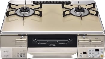 【中古】【都市ガス/右大バーナー】RTS65AWK14RGA-CR LAKUCIE ラクシエ リンナイ ガステーブル 幅60cm パールクリスタルトップ トップ：カフェベージュ ココットプレート付属【メーカー名】【メーカー型番】【ブランド名】リンナイ(Rinnai) ガステーブル 【商品説明】【都市ガス/右大バーナー】RTS65AWK14RGA-CR LAKUCIE ラクシエ リンナイ ガステーブル 幅60cm パールクリスタルトップ トップ：カフェベージュ ココットプレート付属パールクリスタルは、 ガラスのような光沢感と、強さが特長です。 汚れが落ちやすく、美しいパールの光沢感が特長。衝撃にも強さを持つトッププレートです。オートグリル機能は、オートメニューと魚の焼き加減を設定するだけで、火力と焼き時間を自動でコントロール。 自動で消火するので、焼きすぎる心配もありません。付属のココットプレートを使うと、油の飛び散りはわずか1mg。グリル庫内の汚れを99.9％カットして、お手入れはココットプレートひとつ。 後片づけの面倒がなく、ニオイも広がりにくいから、気軽にグリルのお料理を楽しめます。水無し両面焼きグリルは上下同時加熱だから、スピーディーにこんがり焼き上がり、裏返す手間もありません。コンロ調理タイマーは1〜90分まで1分刻みで設定でき、自動消火します。 茹ですぎ、煮すぎを防ぎ、温度調節機能との併用も可能です。当店では初期不良に限り、商品到着から7日間は返品を 受付けております。お問い合わせ・メールにて不具合詳細をご連絡ください。他モールとの併売品の為、完売の際はキャンセルご連絡させて頂きます。中古品の商品タイトルに「限定」「初回」「保証」「DLコード」などの表記がありましても、特典・付属品・帯・保証等は付いておりません。電子辞書、コンパクトオーディオプレーヤー等のイヤホンは写真にありましても衛生上、基本お付けしておりません。※未使用品は除く品名に【import】【輸入】【北米】【海外】等の国内商品でないと把握できる表記商品について国内のDVDプレイヤー、ゲーム機で稼働しない場合がございます。予めご了承の上、購入ください。掲載と付属品が異なる場合は確認のご連絡をさせて頂きます。ご注文からお届けまで1、ご注文⇒ご注文は24時間受け付けております。2、注文確認⇒ご注文後、当店から注文確認メールを送信します。3、お届けまで3〜10営業日程度とお考えください。4、入金確認⇒前払い決済をご選択の場合、ご入金確認後、配送手配を致します。5、出荷⇒配送準備が整い次第、出荷致します。配送業者、追跡番号等の詳細をメール送信致します。6、到着⇒出荷後、1〜3日後に商品が到着します。　※離島、北海道、九州、沖縄は遅れる場合がございます。予めご了承下さい。お電話でのお問合せは少人数で運営の為受け付けておりませんので、お問い合わせ・メールにてお願い致します。営業時間　月〜金　11:00〜18:00★お客様都合によるご注文後のキャンセル・返品はお受けしておりませんのでご了承ください。0