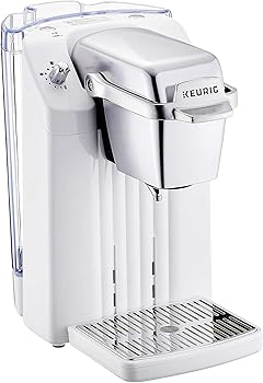 【中古】KEURIG（キューリグ）コーヒーメーカー BS300 K-CUP専用 キューリグコーヒーシステム 一杯抽出機 セラミックホワイト【メーカー名】【メーカー型番】【ブランド名】Keurig コーヒーメーカー 【商品説明】KEURIG（キューリグ）コーヒーメーカー BS300 K-CUP専用 キューリグコーヒーシステム 一杯抽出機 セラミックホワイト当店では初期不良に限り、商品到着から7日間は返品を 受付けております。お問い合わせ・メールにて不具合詳細をご連絡ください。他モールとの併売品の為、完売の際はキャンセルご連絡させて頂きます。中古品の商品タイトルに「限定」「初回」「保証」「DLコード」などの表記がありましても、特典・付属品・帯・保証等は付いておりません。電子辞書、コンパクトオーディオプレーヤー等のイヤホンは写真にありましても衛生上、基本お付けしておりません。※未使用品は除く品名に【import】【輸入】【北米】【海外】等の国内商品でないと把握できる表記商品について国内のDVDプレイヤー、ゲーム機で稼働しない場合がございます。予めご了承の上、購入ください。掲載と付属品が異なる場合は確認のご連絡をさせて頂きます。ご注文からお届けまで1、ご注文⇒ご注文は24時間受け付けております。2、注文確認⇒ご注文後、当店から注文確認メールを送信します。3、お届けまで3〜10営業日程度とお考えください。4、入金確認⇒前払い決済をご選択の場合、ご入金確認後、配送手配を致します。5、出荷⇒配送準備が整い次第、出荷致します。配送業者、追跡番号等の詳細をメール送信致します。6、到着⇒出荷後、1〜3日後に商品が到着します。　※離島、北海道、九州、沖縄は遅れる場合がございます。予めご了承下さい。お電話でのお問合せは少人数で運営の為受け付けておりませんので、お問い合わせ・メールにてお願い致します。営業時間　月〜金　11:00〜18:00★お客様都合によるご注文後のキャンセル・返品はお受けしておりませんのでご了承ください。0