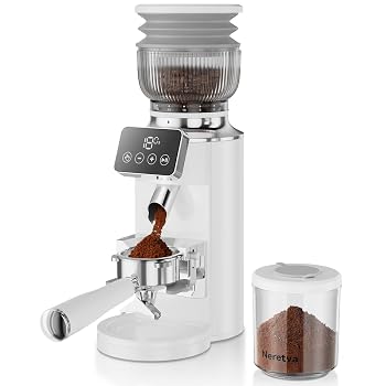 【中古】Neretva エスプレッソグラインダー、2 in 1 プロフェッショナルコーヒー豆挽き器 ステンレススチール 51~58mm ポルタフィルター バールコーヒーグラインダー 30の正確な設定＆静電気防止 エスプレッソ/フレンチプレス/ドリップ/モカ用-ホワイト【メーカー名】【メーカー型番】【ブランド名】Neretva バリコーヒーグラインダー 【商品説明】Neretva エスプレッソグラインダー、2 in 1 プロフェッショナルコーヒー豆挽き器 ステンレススチール 51~58mm ポルタフィルター バールコーヒーグラインダー 30の正確な設定＆静電気防止 エスプレッソ/フレンチプレス/ドリップ/モカ用-ホワイトプロ仕様の円錐バーコーヒーミル - アップグレードされた3.0円錐バーグラインディング技術を備えたコーヒーグラインダーは、挽いたコーヒーパウダーの粒がすべて同じ形状とサイズであることを保証します。 最適な風味の抽出とコーヒーの味わいのために、15%未満の微粉率です。 市場に出回っているセラミック製のコニカルバリと比較して、当社のコーヒー豆グラインダーは長持ちする耐久性のためにステンレス製のコニカルバリを装備しています。30段階の正確な挽き設定 - Neretvaの電動コーヒー豆グラインダーは30段階のグラインド設定が可能で、エスプレッソ、ドリップコーヒー、コールドブリュー、フレンチプレスの挽き具合をカスタマイズできます。 精密電子タイマーにより、挽き時間を最大60秒(1秒~25秒で0.1秒刻み、26秒~60秒では1秒刻み)に調整でき、正確な制御が可能です。 【ネレトバのバーミルグラインダーは、トルココーヒーを作るのに推奨されていません。】エスプレッソ用デザイン - エスプレッソ用コーヒーグラインダーには、2つの耳/3つの耳と51/58mmのポルタフィルターに適したポルタフィルターホルダーが含まれています【クレードルの高さの最大値は40mmです】。 挽いたコーヒーは、ポルタフィルターに直接きれいに排出されるため、簡単に挽くことができ、散らかりません。 【注:ポルタフィルターは提供していません】静電気防止＆残留物最小限 - プラズマ発生器を備えたこのバリコーヒーグラインダーは、静電気を最小限に抑え、コーヒー粉の固まりを防ぎます。 その革新的な20°の角度を持つ粉末出口は、コーヒー粉のスムーズな流れを保証し、残留物を減らし、デスクトップをきれいで整頓された状態に保ちます。当社はお客様を大切にします - Neretvaは製品に創造性と美学を提供します。 弊社は各顧客の体験と満足を大切にしております！ 何かお手伝いできることがあれば、お気軽にお問い合わせください。 当社は、お客様が信頼の上で当社のコーヒーバーグラインダーを購入されることを望んでいます。そのため、12時間の迅速な対応のカスタマーサービスを提供しています。 セット内容: - バリコーヒーグラインダー×1、コーヒー粉ジャー×1、ブラシ×1、シリコン製エアブロワー×1、ユーザーマニュアル×1。当店では初期不良に限り、商品到着から7日間は返品を 受付けております。お問い合わせ・メールにて不具合詳細をご連絡ください。他モールとの併売品の為、完売の際はキャンセルご連絡させて頂きます。中古品の商品タイトルに「限定」「初回」「保証」「DLコード」などの表記がありましても、特典・付属品・帯・保証等は付いておりません。電子辞書、コンパクトオーディオプレーヤー等のイヤホンは写真にありましても衛生上、基本お付けしておりません。※未使用品は除く品名に【import】【輸入】【北米】【海外】等の国内商品でないと把握できる表記商品について国内のDVDプレイヤー、ゲーム機で稼働しない場合がございます。予めご了承の上、購入ください。掲載と付属品が異なる場合は確認のご連絡をさせて頂きます。ご注文からお届けまで1、ご注文⇒ご注文は24時間受け付けております。2、注文確認⇒ご注文後、当店から注文確認メールを送信します。3、お届けまで3〜10営業日程度とお考えください。4、入金確認⇒前払い決済をご選択の場合、ご入金確認後、配送手配を致します。5、出荷⇒配送準備が整い次第、出荷致します。配送業者、追跡番号等の詳細をメール送信致します。6、到着⇒出荷後、1〜3日後に商品が到着します。　※離島、北海道、九州、沖縄は遅れる場合がございます。予めご了承下さい。お電話でのお問合せは少人数で運営の為受け付けておりませんので、お問い合わせ・メールにてお願い致します。営業時間　月〜金　11:00〜18:00★お客様都合によるご注文後のキャンセル・返品はお受けしておりませんのでご了承ください。0