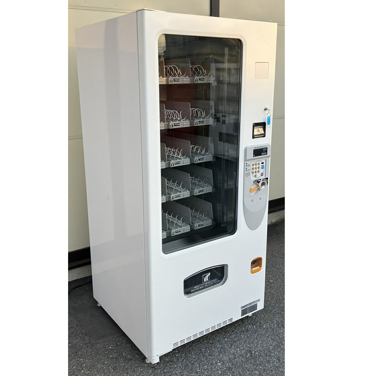5年動作保証 初めてでも操作可能 最大60種類対応 物品・食品自動販売機 FNX115NRB 新千円札対応 全国 輸送から設耐震固定まで対応