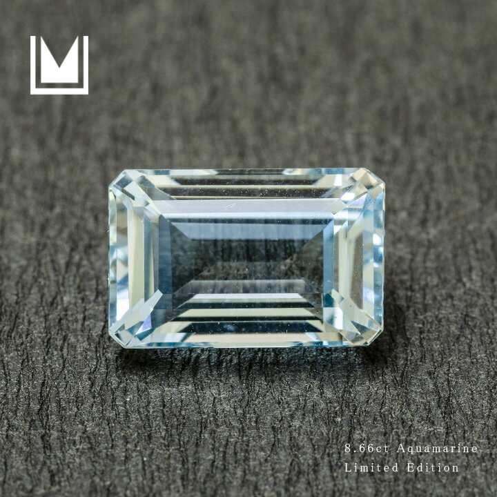 宝石 アクアマリン 重量 約8.66ct サイズ 約14.7×9.5×7.8mm 備考 ※こちらのルースを使用してジュエリーを作製することも可能でございます。お気軽にご相談くださいませ。約8.66ct、約14.7×9.5mmのアクアマリンです。「海の精の宝物が浜辺に打ちあげられて宝石になった。」汚れを知らない海のブルーに、そんなロマンティックな伝説をもつアクアマリン。傷や内包物は肉眼では確認できません。石の厚さは約7.8mmとなります。 ※画像クリックで拡大写真がご覧いただけます。 ■アクアマリンのルース一覧 LS0182（3.09ct） LS0183（3.37ct） LS0184（4.08ct） LS0185（5.35ct） LS0186（6.05ct） LS0187（7.29ct） LS0188（7.92ct） LS0189（8.66ct） LS0190（8.96ct） LS0191（9.05ct） ⇒ オーダーメイドの詳細ページはこちら