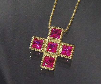 楽天市場】ルビー ネックレス 18k(モチーフクロス)の通販 楽天市場】ルビー ネックレス 18k(モチーフクロス)の通販