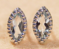 スタッドピアス アクアマリン マーキス ゴールド K18 プラチナ900・K10選択可 クリスマス Xmas