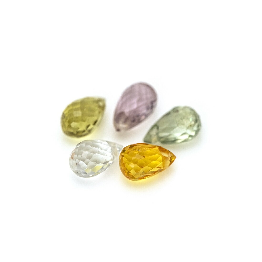 【宝石】 ・カラーサファイア 2.8mm×4.5mm前後 5石 【お届けにつきまして】 即日発送可能品となります。 15時までにご注文いただき、決済審査・ご入金等が当店で確認できた場合は、当日発送をさせていただきます。 梱包は封筒となりまして、メール便にてポスト投函でのお届けをさせていただきます。 備考欄で曜日や時間帯、梱包のご指定をいただいても対応できなくなっておりますので、ご了承くださいませ。 【宝石の状態につきまして】 ※美観に影響のない程度の小キズや内包物が入る場合がございます。 予めご了承くださいませ。 別途記載のない限り、天然石となります。