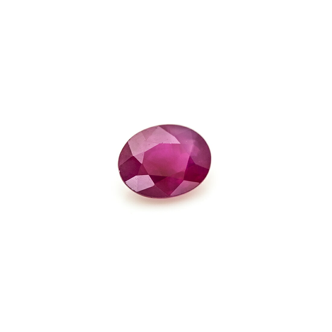 【宝石】 ・ルビー 約3.6×4.6mm 【お届けにつきまして】 即日発送可能品となります。 15時までにご注文いただき、決済審査・ご入金等が当店で確認できた場合は、当日発送をさせていただきます。 梱包は封筒となりまして、メール便にてポスト投函でのお届けをさせていただきます。 備考欄で曜日や時間帯、梱包のご指定をいただいても対応できなくなっておりますので、ご了承くださいませ。 【宝石の状態につきまして】 ※美観に影響のない程度の小キズや内包物が入る場合がございます。 予めご了承くださいませ。 別途記載のない限り、天然石となります。