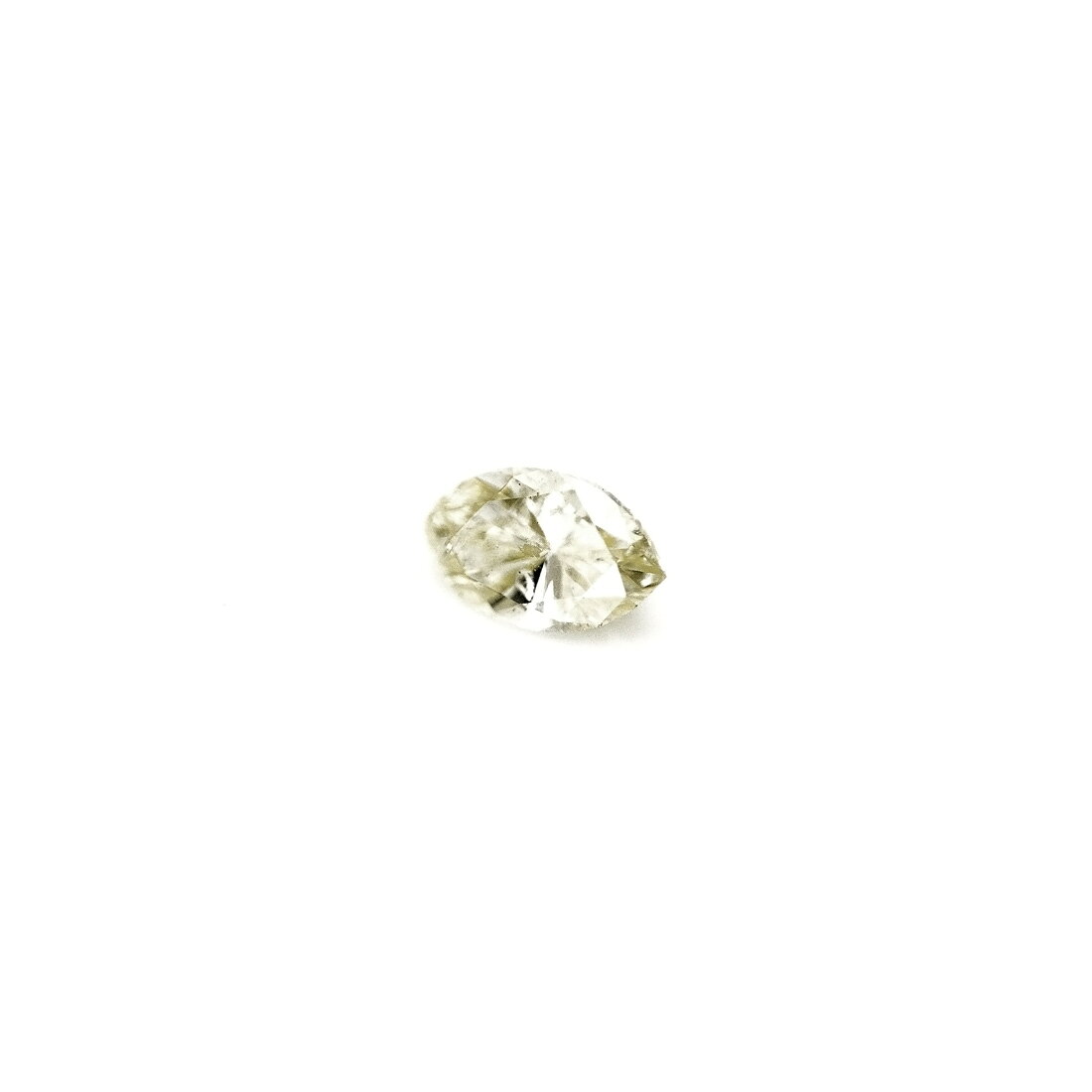 【宝石】 ・ダイヤモンド 約2.2×3.6mm 【お届けにつきまして】 即日発送可能品となります。 15時までにご注文いただき、決済審査・ご入金等が当店で確認できた場合は、当日発送をさせていただきます。 梱包は封筒となりまして、メール便にてポスト投函でのお届けをさせていただきます。 備考欄で曜日や時間帯、梱包のご指定をいただいても対応できなくなっておりますので、ご了承くださいませ。 【宝石の状態につきまして】 ※美観に影響のない程度の小キズや内包物が入る場合がございます。 予めご了承くださいませ。 別途記載のない限り、天然石となります。