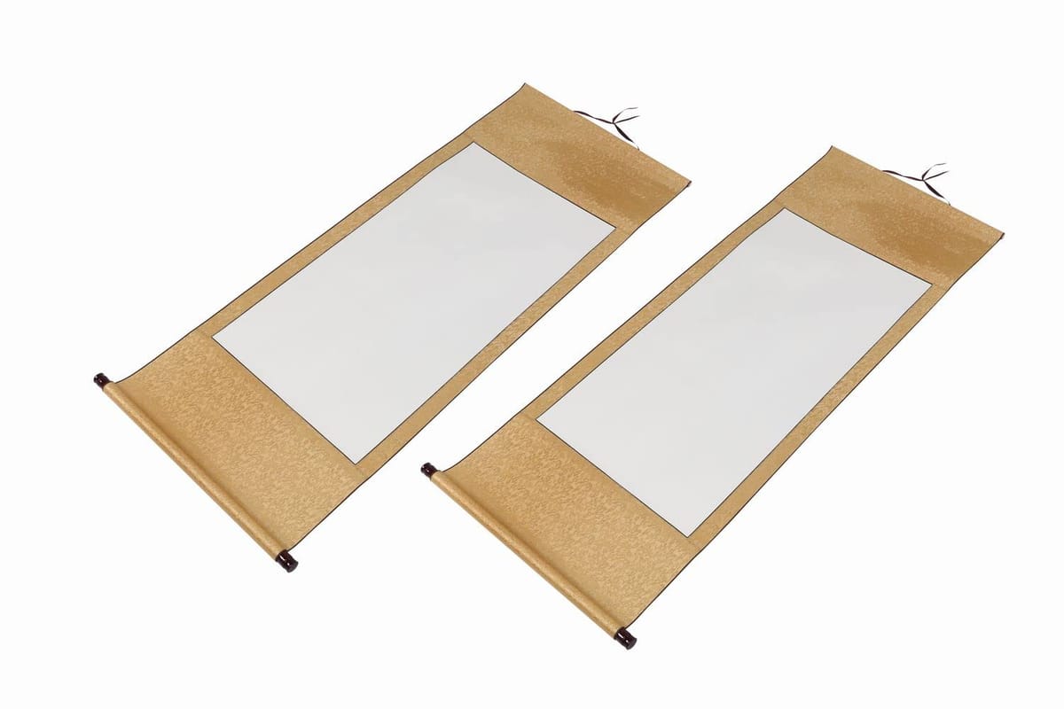 サイズ：大号 約 57cm × 148cm　白紙部分：約48cm × 94cm　セット内容：白紙・装丁済み の 掛け軸 2点 セットカラー：銅色お子様の夏休みの宿題に。練習用 書道半紙 絵画 などの 芸術 やイベント・発表会・祝賀会 に お使い下さい。こちらの商品は高級感のある掛け軸 2点 セットになります。 サイズ：大号 約 57cm × 148cm　白紙部分：約48cm × 94cm セット内容：白紙・装丁済み の 掛け軸 2点 セット カラー：銅色 お子様の夏休みの宿題に。練習用 書道半紙 絵画 などの 芸術 やイベント・発表会・祝賀会 に お使い下さい。 こちらの商品は高級感のある掛け軸 2点 セットになります。